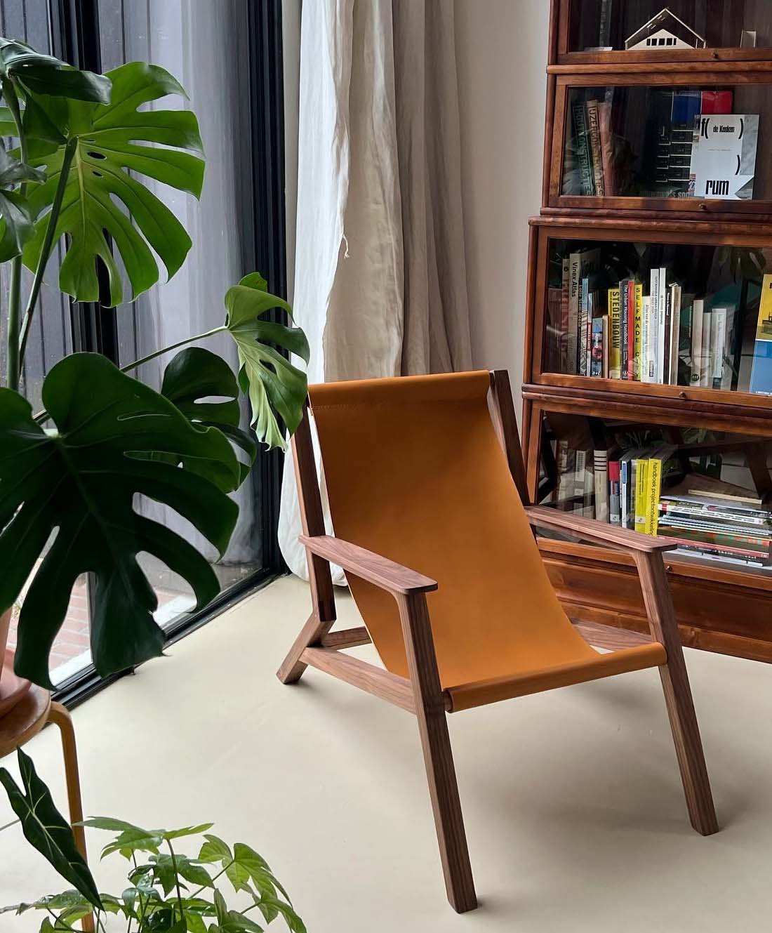 An image of Walnut Longue Chair